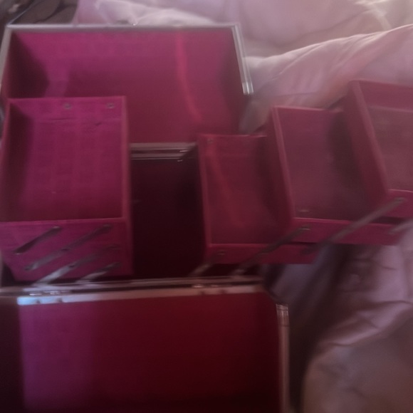 makeup box - Picture 2 of 2